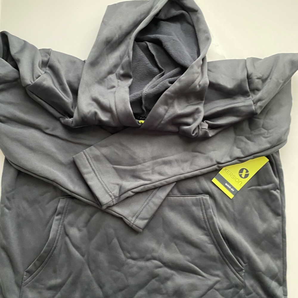Xersion quick dry, gray hooded sweatshirt, with front pocket . Size Medium. NWT.
